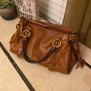 Dooney & Bourke
Medium Florentine Satchel
Natural